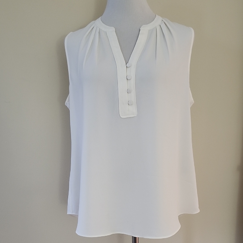Chico's Elegant Cream Sleeveless Pleated V-Neck Blouse Large (12/14)